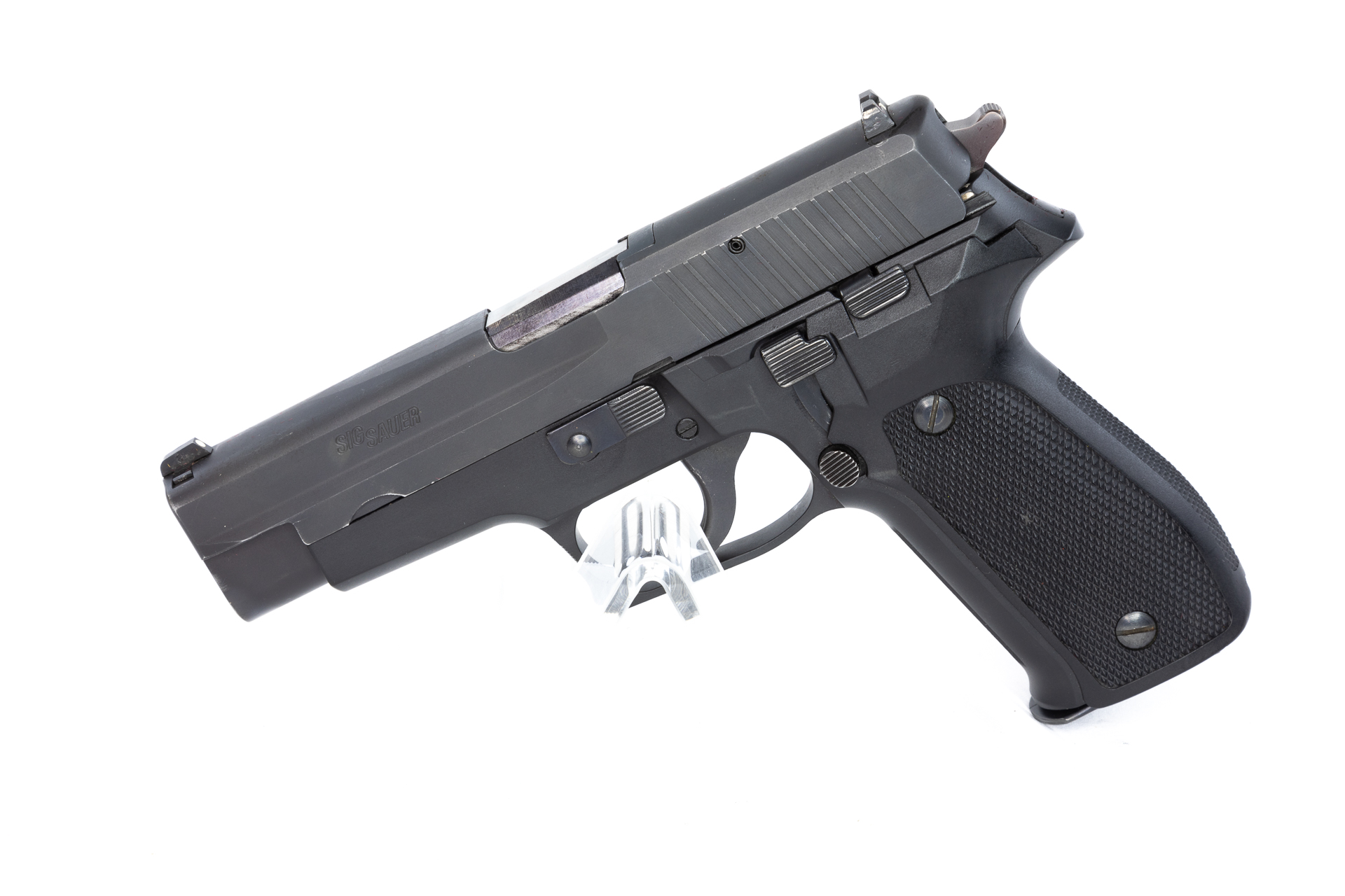 gebr. SIG SAUER P226 mit 3 Reservemagazinen und SICKINGER Lederholster im Originalkarton, Zustand: Sehr gut